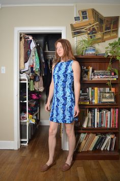 00s blue floral print sundress  MATERIAL stretchy synthetic blend   MAKER Jananas   CONDITION great vintage condition  SIZE medium  check measurements as vintage sizes are different from today double measurements for exact size stretch to the material  pits 18 in. waist 15 in.   hips 19 in. length 32 in. model is 5'6'' bust 33in. waist 27in hips 35in. wears a dress size 3/4 SHIPPING: standard priority shipped with tracking number included we ship overseas Blue Y2k Mini Dress, Abstract Hibiscus, Punk Shorts, Outfit Rave, Floral Print Sundress, Hibiscus Print, Summer Beach Party, Outfits Rave, Club Outfit