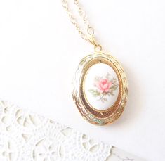 Vintage Rose Locket Necklace 16k Gold Plated - Gold Locket - Oval Locket - Keepsake - Vintage Limoges Rose Locket, Rose Gold Locket, Gold Diamond Heart Necklace, Keepsake Necklace, Diamond Star Necklace, Vintage Locket, Coral Rose, Oval Locket, Glass Locket