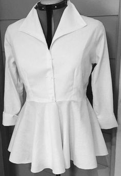 1950s Style Fitted Dress With Buttons, Classic Fitted Fall Dresses, Classic Fitted Dresses, Fitted Vintage Dress For Semi-formal Occasions, Classic Fitted Dresses For Fall, Vintage Fitted Office Dress, Fitted Vintage Dress For Office, Vintage Fitted Dresses For Office, Fitted Daywear Dress With French Seams