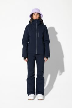 Halfdays | Lawrence Jacket What To Wear In The Snow, Ski Clothing For Women, Ski Outfit Inspo Women, Woman Ski Outfit, Ski Jacket Aesthetic, Cute Ski Jackets, Snowboard Women Outfit, Ski Jackets For Women Fashion, Puffer Ski Jacket