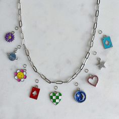 Wil je je eigen Bedelketting samenstellen maar niet zelf maken? Dat kan bij Beadies! Kies gewoon het aantal bedels die je aan jouw ketting wilt. Bestel daarna jouw favoriete Bedels en vervolgens zorgen wij ervoor dat je bedelketting wordt gemaakt. Silver Charm Necklace, Odd Numbers, Charm Necklace Silver, Bracelets Diy, Beaded Bracelets Diy, Beauty Clothes, Steel Chain, Stainless Steel Chain, Charm Necklaces