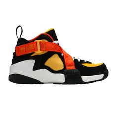 The Nike Air Raid ‘Roswell Raygun’ updates the 1992 outdoor hoops shoe. The cross-strapped silhouette features an orange mesh base with contrasting black nubuck overlays. An emerald Rayguns basketball graphic adorns the woven tongue tag. The shoe features the embossed tagline ‘For Outdoor Use Only’ on the back heel. Air Raid, Design Theme, Nike Basketball, Colorful Design, Basketball Shoes, Designer Shoes, Nike Air, Color Design, Emerald