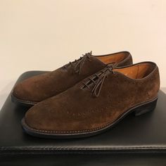 Brand New Allen Edmonds Fairfax Wholecut Brown Suede Shoes. Only Tired On And Never Worn Outside. Very Rare Model In Suede. Men’s Size 8.5c. Shoe Trees Not Included Brown Suede Shoes, Allen Edmonds Shoes, Allen Edmonds, Shoe Tree, Suede Shoes, Brown Suede, Suede Leather, Derby, New Color