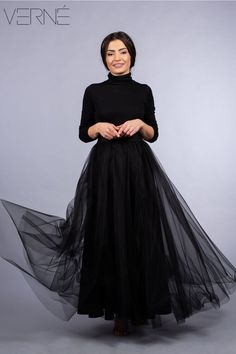 What Christmas events are you attending? This long black tulle skirt is perfetct for a family dinner, a party with friends, an office party... Tulle Skirt Street Style, Long Black Tulle Skirt, Skirt With Sweater, Maxi Black Skirt, Witch Skirt, Tulle Skirt Long, Skirt Street Style, Black Tutu Skirt, Black Tulle Skirt