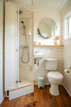 10 Extremely Small Bathroom Ideas for Tiny Houses Very Small Shower Ideas, Tiny Home Ideas Diy Space Saving, Small Sinks For Small Bathrooms, Tiny Shower Room Ideas, Micro Bathroom Ideas, Tiny House Bathroom Layout, En Suite Bathroom Ideas