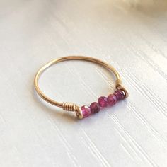 Tiny Pendant Necklace, Jewelry Booth, Pink Gemstone Necklace, Wire Jewelry Rings, Ring Inspiration, Bar Ring, Crystal Jewellery, Sterling Silver Wire Wrap, Rose Quartz Ring