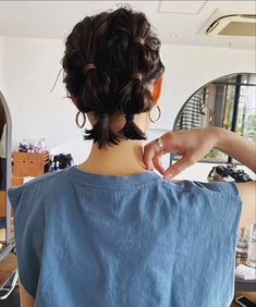 Hoco Hair Ideas Short, Hair Curls, Hair Arrange, Peinados Fáciles Para Cabello Corto, Hairdos For Short Hair, Layered Bob, Penteado Cabelo Curto, Hoco Hair Ideas, High Ponytails