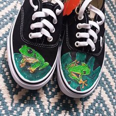 Personalized hand painted Frog shoes. Custom shoes with frogs, great gift for nature lovers. Acrylic paint on canvas shoes. Every size is possible. I use US size chart! Shoes are hand painted using High grade acrylic paint. I use a special textile paint designed to be flexible on fabric. The paint is water proof and fade proof. Prices depends on what model of shoes you will choose. Let me know the style and your shoe size upon ordering as well as what you want painted on them, and feel free to s Bee Painted Shoes, Frog Shoes, Hand Painted Canvas Shoes With Round Toe, Hand-painted Canvas Shoes With Round Toe, Hand Painted Round Toe Canvas Shoes, Woodland Shoes, Custom Painted Vans, Vans Shoes Fashion, Black Canvas Shoes