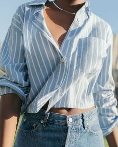 The Silky Cotton Way-Short Shirt Mariner Blue / White – Everlane Cropped Button Up Shirt, Flattering Outfits, Short Shirt, Twill Weave, Short Shirts, Crop Shirt, Blue Blouse, Classic Looks, Cotton Yarn