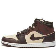 Consistently expanding the Air Jordan 1 collection, this iteration pays homage to Europe’s oldest basketball court at the Paris YMCA, dating back to 1893. Designed with premium leather on the uppers, suede overlays create a woven pattern reminiscent of the court’s herringbone wooden layout. With colours that mirror the original court’s dark wooden construction, a rubber outsole combines style with history underfoot..Leather Uppers.Lace Closure.Rubber Outsole.Style Code: FZ4359-200 Sporty Brown Basketball Shoes With Contrast Sole, Brown Basketball Shoes With Contrast Sole For Streetwear, Brown Sporty Basketball Shoes With Gum Sole, Leather Jordan Shoes With Contrast Sole For Streetwear, Sporty Brown Basketball Shoes With Gum Sole, Brown Basketball Shoes With Contrast Sole, Brown Basketball Shoes With Gum Sole, Mid-top Leather Jordan Shoes With Contrast Sole, Brown Basketball Shoes With Rubber Sole For Streetwear