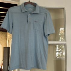 New Vineyard Vines Edgarton Pima Cotton Blend Golf Polo. 3 Button At Collar. New Without Tags. Beautiful Soft And Lightweight Material. Baby Blue And White Stripe Pattern. Boys Xl Blue Cotton Button-up Polo Shirt, Light Blue Cotton Polo Shirt For Summer, Casual Blue T-shirt With Buttons, Spring Light Blue Cotton Polo Shirt, Light Blue Cotton Polo Shirt For Spring, Light Blue Collared Casual T-shirt, Casual Light Blue Collared T-shirt, Casual Blue Cotton Polo Shirt, Casual Spring Polo Shirt With Button Closure