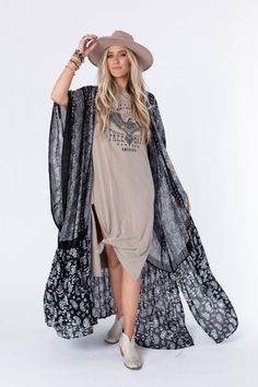 Paisley Tapestry Free Flow Duster Kimono - Black | Three Bird Nest Boyfriend Denim Jacket, Paisley Kimono, Duster Kimono, Bird Graphic, Weekend Dresses, Free Bird, Boho Girl, Kimono Sleeves, Tee Shirt Dress