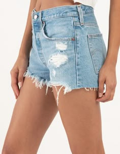 Taylor Swift Jean Shorts, Jean Shorts Light Wash, Jean Shorts Short, 501 Levi Shorts, Cute Jeans Shorts, Cute Summer Jean Shorts, Cute Jean Short Outfits, Levi’s Shorts, Jean Shorts Preppy