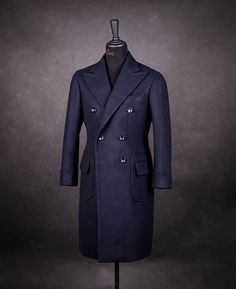 Instagram Clothes, Sweetheart Neckline Top, Style Gentleman, Double Breasted Overcoat, Style Instagram, Instagram Style, Wardrobe Inspiration, Peak Lapel, Winter Dress