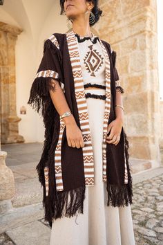 Adopt a bohemian loose-fit look with this brown-colored tribal kimono in 100% cotton. Ideal for cooler summer nights, festivals or ceremonies. Mixed model, suitable for men and women.  ༶ ༶ ༶ ༶ ༶ ༶ ༶ ༶ ༶ ༶ ༶ ༶ ༶ ༶ ༶ ༶ ༶ ༶ ༶ ༶ ༶ ༶ ༶ ༶ ༶ ༶ ༶ ༶ AVAILABILITY The kimono is available in other earthy colors :  - Rust Color : https://www.etsy.com/listing/1766994078 - Creme Color : https://www.etsy.com/listing/1766996840 ༶ ༶ ༶ ༶ ༶ ༶ ༶ ༶ ༶ ༶ ༶ ༶ ༶ ༶ ༶ ༶ ༶ ༶ ༶ ༶ ༶ ༶ ༶ ༶ ༶ ༶ ༶ ༶ MEASUREMENTS DETAILS Our prod One Size Brown Outerwear For Beach, Bohemian One Size Outerwear With Tassels, Brown Fall Beach Outerwear, One Size Bohemian Outerwear With Tassels, Bohemian Oversized Outerwear For Vacation, Oversized Bohemian Outerwear For Vacation, Bohemian Beige Outerwear For Festival, Beige Bohemian Outerwear For Festival, Fall Beach Brown Outerwear