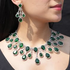 Emrald Beeds Necklace Diamond, Ruby And Emerald Necklace Indian, Emerald Sets Jewellery, Emerald Green Necklace Jewelry, Green Jewellery Set, Green Diamond Necklace, Emerald Jewelry Necklace, Emerald Jewelry Set, Green Necklace Set