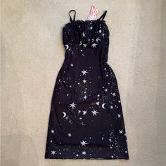 Super Cute, Comfy Dress Displaying The Night Time Sky. Black And White Dress That Cinches Making For A Flattering Fit. Perfect For Summer Time, Nights Out, Homecoming Dances, Or Any Casual And Semi Formal Events. New With Tags Size Small. Soft, Flowing Material. Black Summer Sleep Dress, Black Star Print Dress, Black Mini Dress With Star Print, Black Fitted Star Print Dress, Fitted Black Star Print Dress, Fitted Black Dress With Star Print, Under The Stars Dress, Night Sky Dress, Sky Black And White