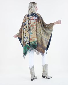 Everyone LOVES a good Pashmina- This Pashmina is inspired by Klimpt's " The Kiss " painting. Perfect for any romantic dinner or special occasion, It will add a special touch to your already impeccable fashion style. Washable Full print with fringes Microfiber polyester material The Kiss Painting, Klimt The Kiss, Poncho Winter, Kiss Painting, Kiss Print, Ruana Wrap, Winter Wrap, Ladies Poncho, The Kiss