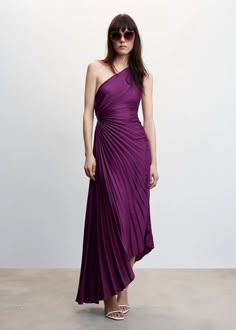 Asymmetrical pleated dress - Women | Mango USA Mango Asymmetrical Pleated Dress, Nyc 2023, Pleated Satin Dress, Midi Design, Festival Outfits Women, Mango Dress, Wedding Guest Attire, Dress Women Elegant, Guest Attire