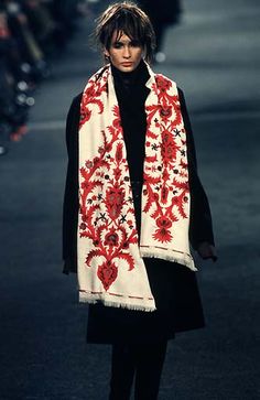 Dries Van Noten Textiles Fashion, Luxury Outfits, Well Dressed, Fashion Art, Boho Fashion, Winter Fashion, Fashion Accessories, Fashion Week