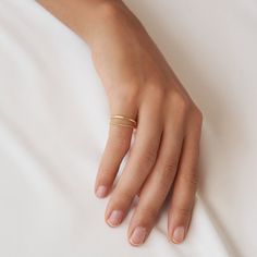 ¿Por qué limitarse a un anillo cuando puedes tener dos? Nuestro juego de anillos apilables minimalistas es lo suficientemente minimalista como para mezclarlo y combinarlo con el resto de las piezas de su colección de anillos.



 Material: Plata de Ley 925 maciza de alta calidad


 Acabado: Plata de ley ∙ Oro de 18 quilates ∙ Oro rosa

 Dimensiones: banda delgada de 1,5 mm  |  Anillo giratorio de 1 mm.

 Este listado es para un juego de 2 anillos: 1 BANDA DELGADA y 1 Anillo TWIST





 Código: MM-RM60

 Guía de tallas

 Los anillos se crean fieles al tamaño estándar de EE. UU. Para un mejor ajuste, sugerimos medir el tamaño de sus dedos. ¡También ofrecemos un medidor de anillos físico ! Alternativamente, puede seguir los pasos a continuación para encontrar su mejor opción:



 Envuelve u Minimalist Yellow Gold Stackable Toe Rings, Simple Open Band Rings For Everyday, Minimalist Yellow Gold Toe Stackable Rings, Minimalist Stackable Everyday Rings, Minimalist Toe Ring For Everyday, Minimalist Everyday Toe Rings, Minimalist Stackable Open Rings For Everyday, Minimalist Everyday Stackable Open Rings, Everyday Minimalist Stackable Open Rings