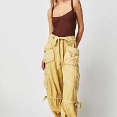 *Nwt* Free People Big Sky Parachute Cargo Pants. Size Large. Beautiful Mustard Color. Parachut Cargo Pants, Paraschut Pants, Yellow Hiking Pants, Big Womens Pants, Free People Yellow Jumpsuit, Parachute Pants Curvy, Parachuet Pants, Parachute Cargo Pants, Parachute Cargo