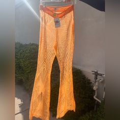 Brand New With Tags, Beautiful Sparkly Flares Never Worn. Size M :) Zip Up Closure On Side Dress Yoga Pants, Ribbed Flares, Bell Pants, White Linen Pants, Floral Print Pants, Velour Pants, Khaki Fashion, Knit Denim, Tan Dresses