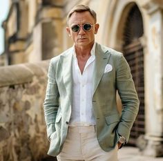 Old money suits old money blazer old money style suit men men blazers elegant men style men wedding blazer blazer men casual blazer men black blazer men style suit wedding men Linen Blazer Men, Daniel Craig Style, Bond Outfits, Bond Style, Blazer Outfits Men, Chique Outfit, Blazer Men, Formal Men Outfit