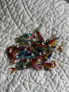 Beaded Fish Charm Seed Bead Fish Pattern, Fish Bead Pattern, Beaded Fish Pattern, Beaded Fish, Fish Beads, Art Perle, Diy Jewlery, Fish Patterns, Fish Print