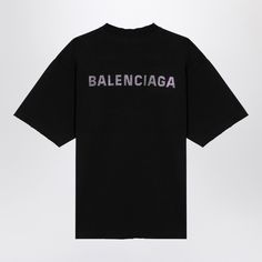 Black washed cotton crew-neck T-shirt from Balenciaga featuring short sleeves, a contrasting front lettering logo print and a straight hem.Model wears size S Model measurements: Height: 179 cm Chest: 82 cm Waist: 65 cm Hips: 90 cm100% Cotton Outfits Put Together, Balenciaga Women, Spanish Fashion, Balenciaga Black, Simple Fits, Lettering Logo, Striped Jersey, Latest T Shirt, Black Jersey