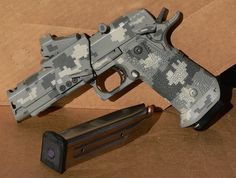 Beautiful digicam custom 1911 open race pistol. Custom Painted, Arsenal Fc