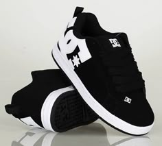 Tenis Streetwear, Tenis Dc, 47 Street, Dc Logo, Pretty Sneakers, Kicks Shoes, Shoes Outfit Fashion, Tennis Fashion, Stunning Shoes