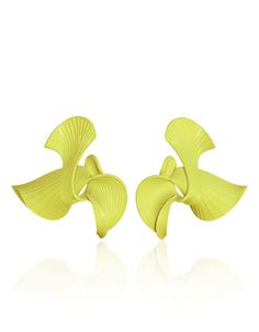 Designed to resemble iris flowers, these LADA LEGINA's 3D Printed earrings will easily add detail to any ensemble. The self-closing ear studs are suitable for pierced ears and are similar to the clip-on earring stylesMaterial: 3D Printed in Nylon3D Printed in the USA Earrings 3d Print, 3d Printed Earrings Design, 3d Printed Flowers, 3d Printed Accessories, 3d Printing Earrings, 3d Printing Jewelry, 3d Printed Earrings, Printed Earrings, 3d Jewelry