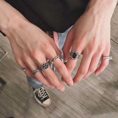 Hands Rings, Hand Bracelet With Ring, Men Hands, Eboy Aesthetic, Wear Rings, Trendy Boy Outfits, Edgy Accessories, Tom Y Jerry, Hand Pictures