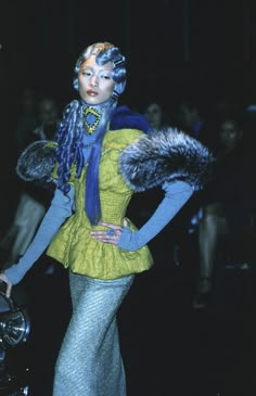 #Dior #Fall1998RTW #Fashionrunway #Fashionshow #supermodels90s #JohnGalliano Editorial Fashion 90s, Extreme Runway Fashion, Iconic Fashion Moments Runway, 80s High Fashion Runway, High Fashion 2000s, Camp Runway Fashion, Texture In Fashion Design, Avant Garde Runway Fashion, 1970s Runway Fashion