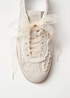 tb.490 Crochet Cream | ALOHAS Trendy White Shoes, Lace Tennis Shoes, Feminine Sneakers, Girly Sneakers, Designer Wishlist, Cream Sneakers, Delicate Crochet, Lace Shoes, Color Crema