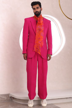 Featuring a hot pink blazer in moss crepe and organza base. It is paired with a printed shirt and pants. Perfect wear for Valentine's Day #Perniaspopupshopmen #menswear #ethnic #whatiworewastrending #ppuslove #blazerset #crepe #organza #casualwear #formalwear #eveninglook #outing #style #fashion #valentinesday Mahima Mahajan, Hot Pink Jacket, Hot Pink Blazers, Organza Shirt, Pink Men, Blazer Set, Blazer Designs, Indian Fashion Designers, Pink Blazer