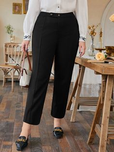 Como Fazer Short, Gigi Hadid Street Style, Formal Pant, Formal Pants, Elegant Girl, Classic Pants, Plus Size Pants, Tailored Pants