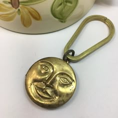 Celestial Moon Face Brass Locket Keychain Face Charm Man in the Moon Vintage Brass Charm Vintage Vintage Brass Keychain Unique Unisex Gift - Etsy Sunflower Guitar, Vintage Keychains, The Moon Vintage, Handwritten Gifts, Man In The Moon, Moon Vintage, Moon Face, Unisex Gift, Metal Keychain