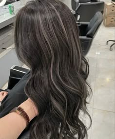 Skunk Hair, Black Hair Balayage, Brown Hair Inspo, Brunette Hair With Highlights, Hair Streaks, Hair With Highlights, Brown Hair Balayage