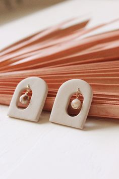 Welcome to house & honey. Our archway earrings in the colour sand, are part of our SS 2023 Collection. Inspired by movement, interior design and organic elements, they're unique and just plain fun to wear. The oversized studs create a statement without being over the top. Made with speckled polymer clay and wood jasper beads. They're super lightweight and very comfortable to wear. They will easily become your go-to pair this season. To see the rest of this collection, visit here https://www.etsy Beige Drop Earrings For Gift, Beige Drop Earrings As A Gift, Everyday Beige Dangle Earrings, Brown Clay Earrings, Speckled Polymer Clay, Movement Interior Design, Clay Earrings Simple, Clay And Wood, Clay Studs