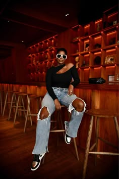 Casual Chic Outfit Black Women, Jenee Naylor, Homecoming Outfits, Designer Top, Casual Chique, Black And White Sneakers, New Classic, Street Chic, Stylish Fashion