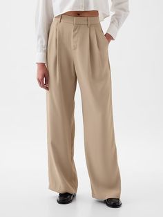 365 High Rise Pleated Trousers | Gap La Outfits, Pleated Trousers, Green And Khaki, Work Wardrobe, 50's Dress, Spring 2024, Petite Size, Summer Wardrobe, Welt Pockets