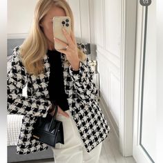 Shoulder Pads Front Double Breasted Button Closure Black And White White Jacket Outfit, Checkered Outfit, Black Bodycon Skirt, White Oversized Sweater, White Boyfriend Jeans, Aesthetic Black And White, Checkered Blazer, Black And White Sweater, White Turtleneck Sweater