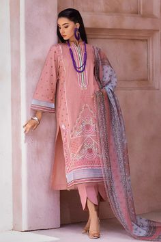 PRODUCT DETAILS SHIRT Embroidered Jacquard Shirt Embroidered Lace TROUSER Dyed Lawn Trouser DUPATTA Printed Cotton Net Dupatta COLOR Rose Pink ATTRIBUTEFresh up yourself with a fresh vibes of this enchanting QAILAH KCNE-2622 three piece embroidered jacquard suit with cotton net dupatta option at our store for you. Party Wear Stylish Dresses, Chaak Daman Design, Hand Work Dress, Simple Shirt Design, Kanwal Malik, Daman Design, Jacquard Suit, Designer Pakistani Suits, Pakistani Clothes Online