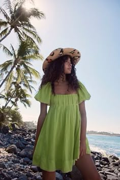 Summer Work Dresses, Beachy Dresses, Hawaii Outfits, Outfit Inspo Summer, Italy Outfits, Design Square, Summer Fashion Outfits, Vacation Outfits, Square Neckline