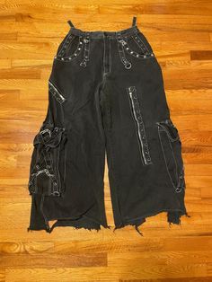 Got these off a guy who said his kid went through a 5 year "goth phase" in the 90s "when Insane Clown Posse just came out". Doesn't get much more OG than these. Holy grail of pants in my opinion.  This is amazing. Would be a perfect throwback item in any collection/wardrobe. Also would be a great gift. Don't miss out on this one.    Condition is exactly as pictured.   Perfect distressing and wear.  Size XL.  No returns or cancellations! Thank you! Hippie Goth Outfits, Emo Tops, Diy Goth Clothes, Clown Pants, 2000s Mall Goth, Tripp Nyc Pants, Goth Tops, Goth Pants, Tripp Pants