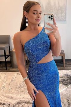 Bainha de ombro real de uma bainha de um ombro brilhante com vestidos de noite formal com fenda Prom Dress With Split, Royal Blue Prom Dress, Bodycon Dress Homecoming, Tiered Prom Dress, Royal Blue Prom, Prom Dresses Long Pink, One Shoulder Prom Dress, Sparkly Prom Dresses, Prom Dresses Long Lace