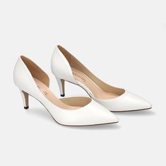 A pair of shoes that stands out because of its simple design and beautiful form. Easy-to-use 7cm heel pumps. White Kitten Heels With 4-inch Heel For Formal Occasions, White Heel Strap Court Shoes For Office, White Court Shoes With Heel Strap For Office, White Kitten Heels With Sculpted High Heel, White Court Shoes With Deep Heel Cup For Spring, White Classic Kitten Heels With Sculpted Heel, Classic White Kitten Heels With Sculpted Heel, White Court Shoes With 4-inch Heel For Work, White Kitten Heels With Sculpted Heel And Pointed Toe