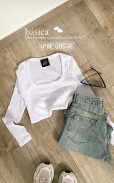 Clothing Brand Story Ideas, Instagram Outfit Story Ideas, Ootd Instagram Story Ideas, Boutique Photoshoot Ideas, Laydown Styling, 90s Ootd, Aurora Fashion, Selling Clothes Online, Business Branding Design